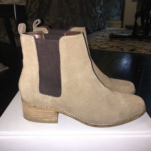 GAP Tan Suede Chelsea Bootie