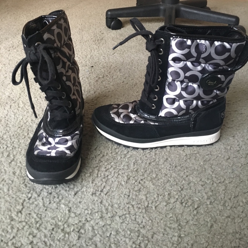 Size 7 1/2 black coach boots