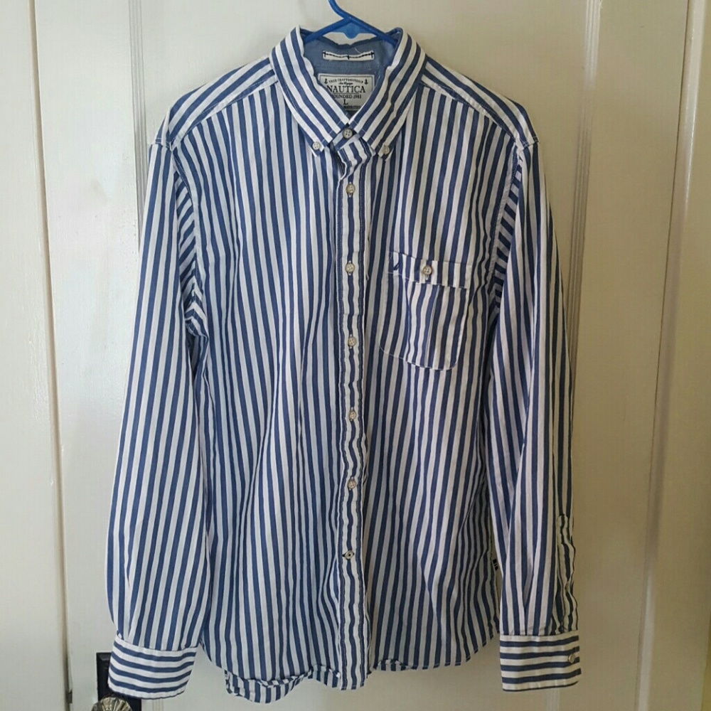 Sale!🎉Nautica Button Down Men's shirt