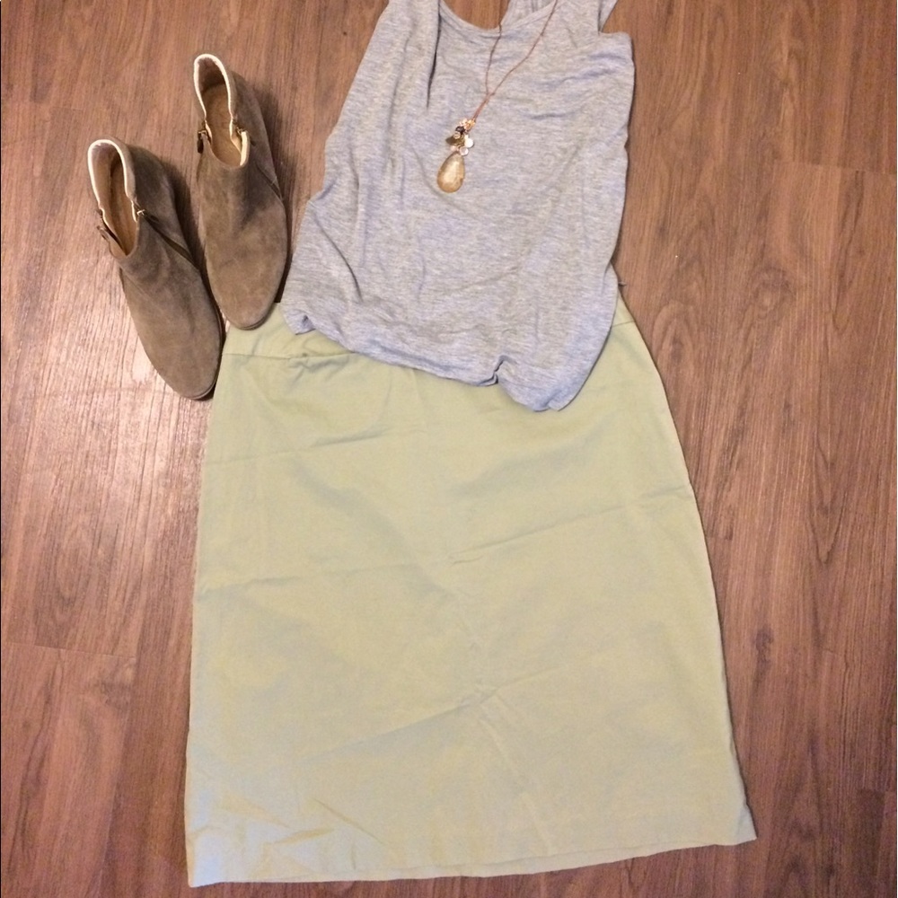 Light Green fitted skirt