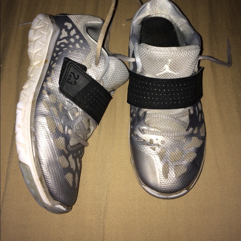 Boys tennis shoes