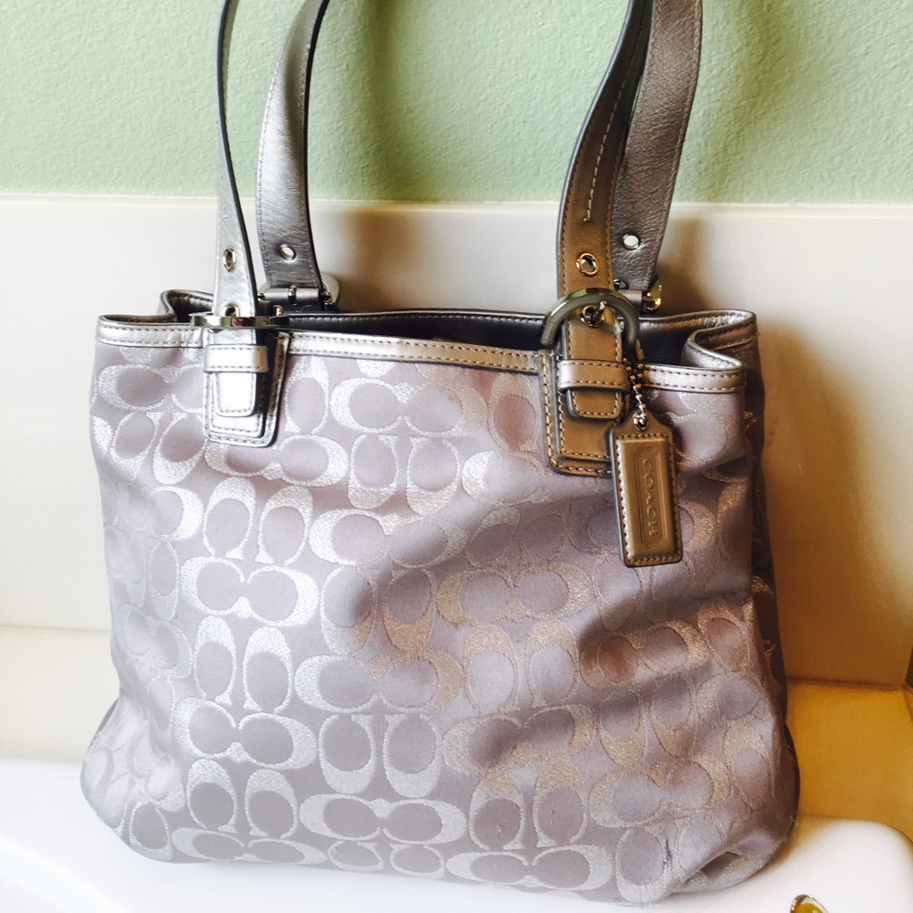 Beautiful silver COACH bag!!