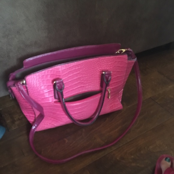 Purses: Multiple - Picture 4 of 8