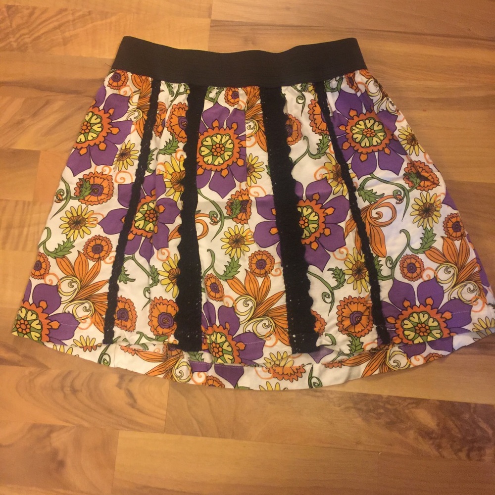 Flowered skirt size Med