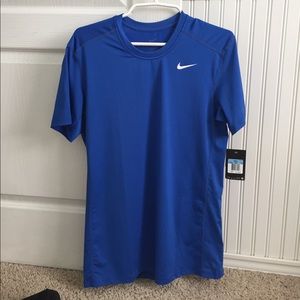 NEW WITH TAGS men's NIKE workout shirt