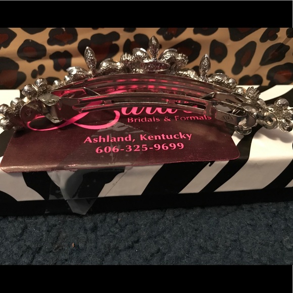 Evening Wear Accessory - Picture 2 of 2