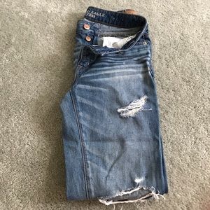 American Eagle boy crop capris