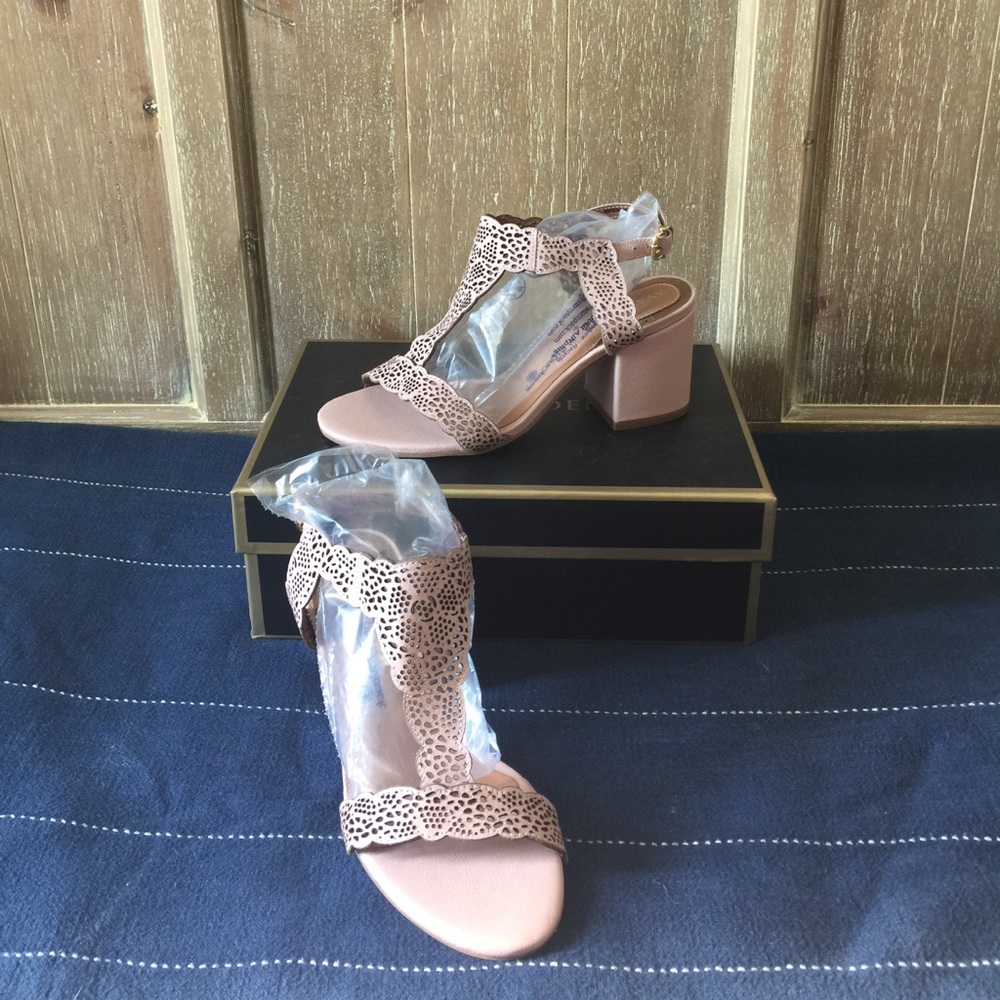 Ava & Aiden Nude Learher T-Strap Shoes