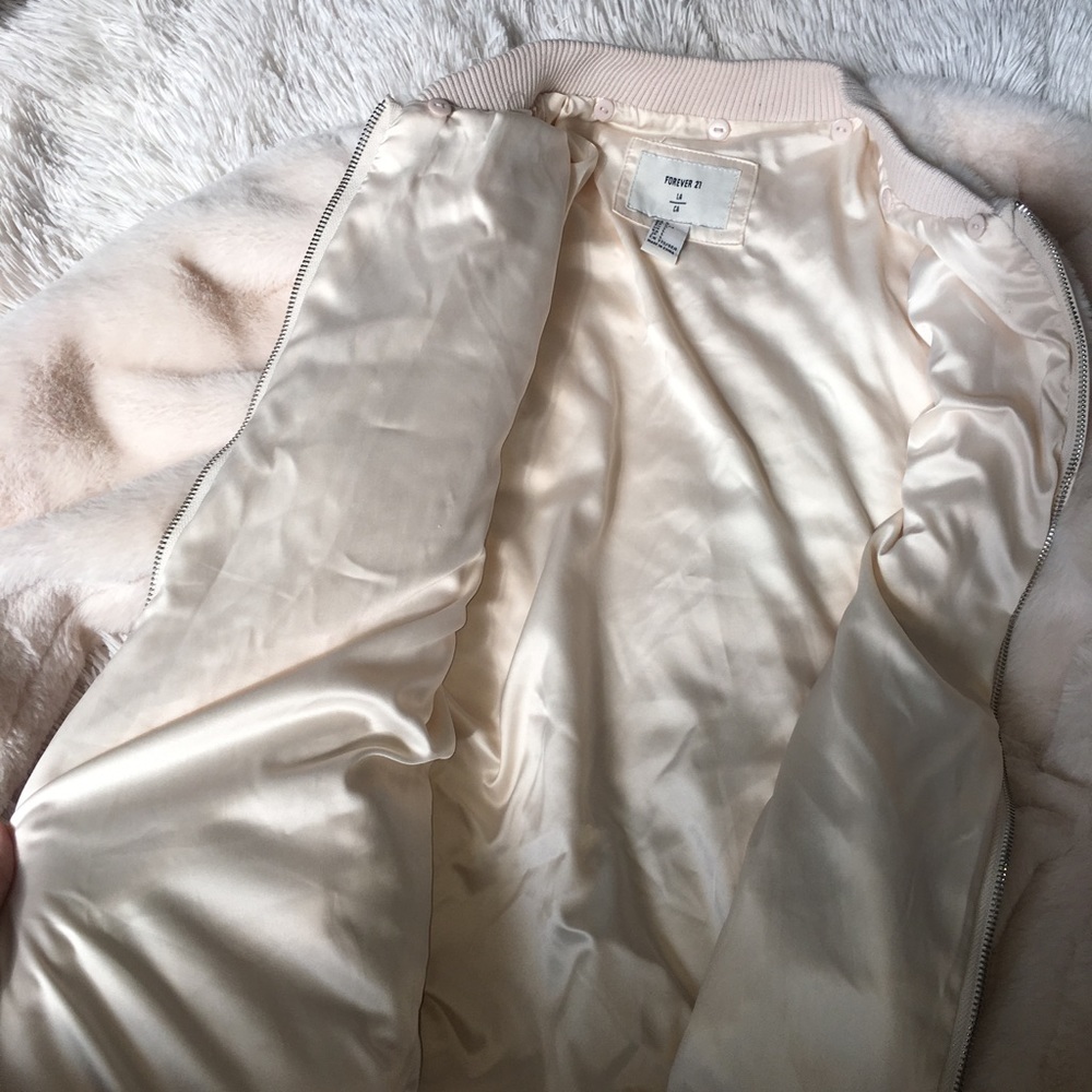 white faux fur forever 21 jacket 🌟