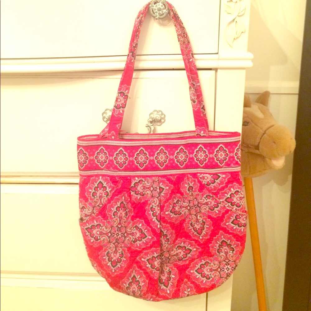 Vera Bradley red patterned purse.