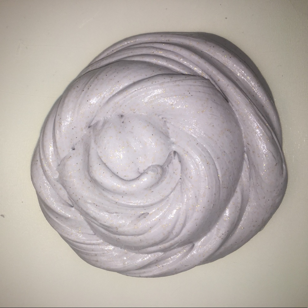 Am  selling 4oz slime that's called Cinnamon toast