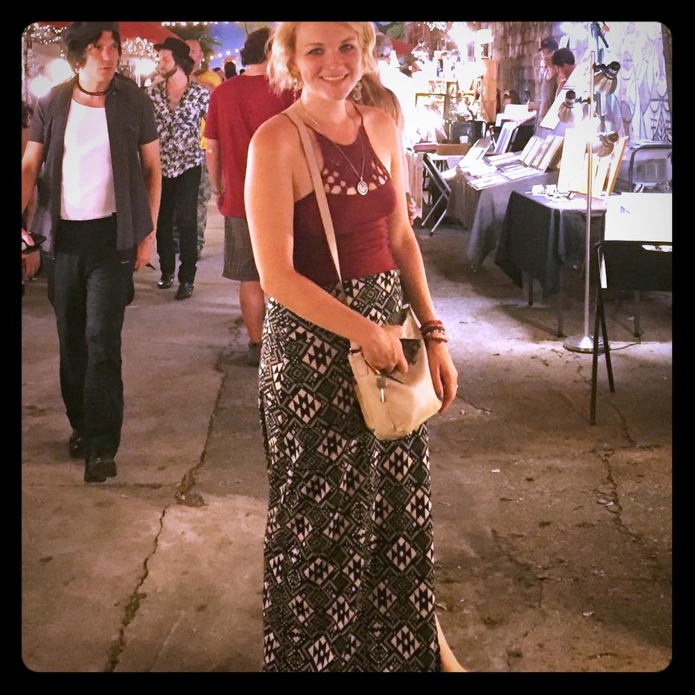 Maxi Skirt with side slit and geometric design.