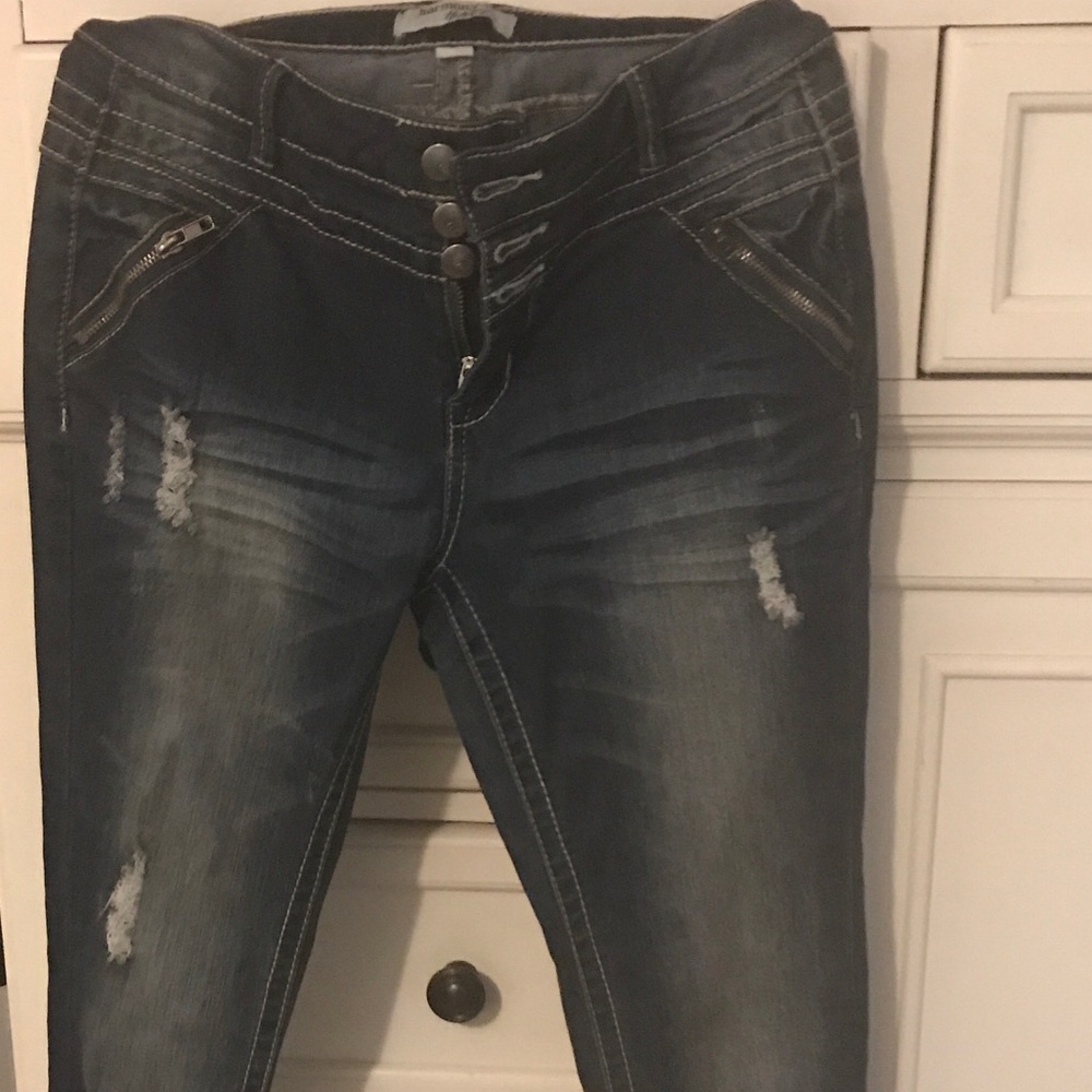 Distress jeans