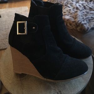 Black wedged booties