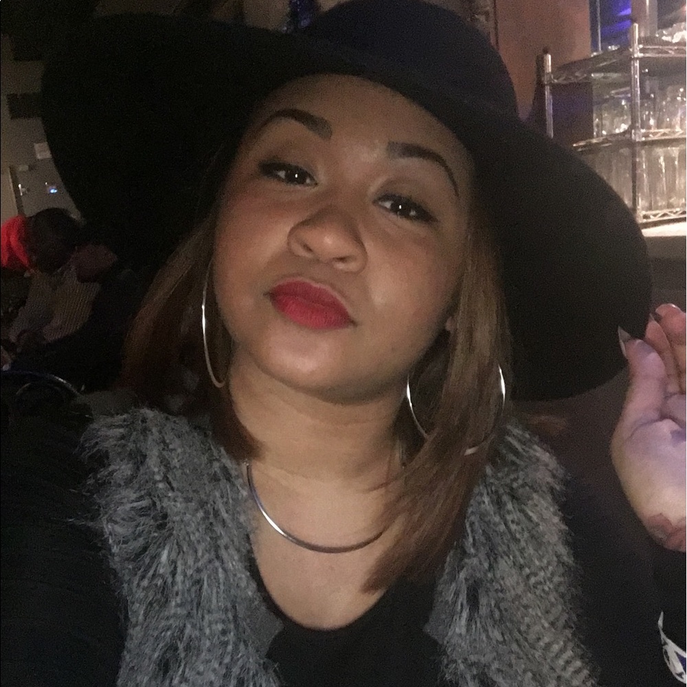 Meet your Posher, Makay