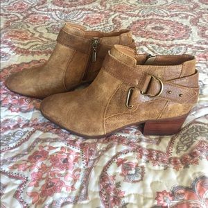 Clarks ankle boots / booties