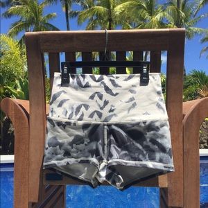 Lululemon booty shorts