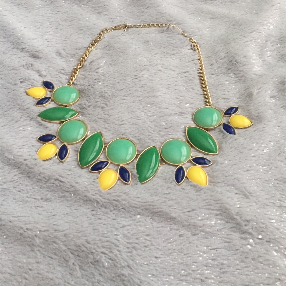 MIKA NECKLACE