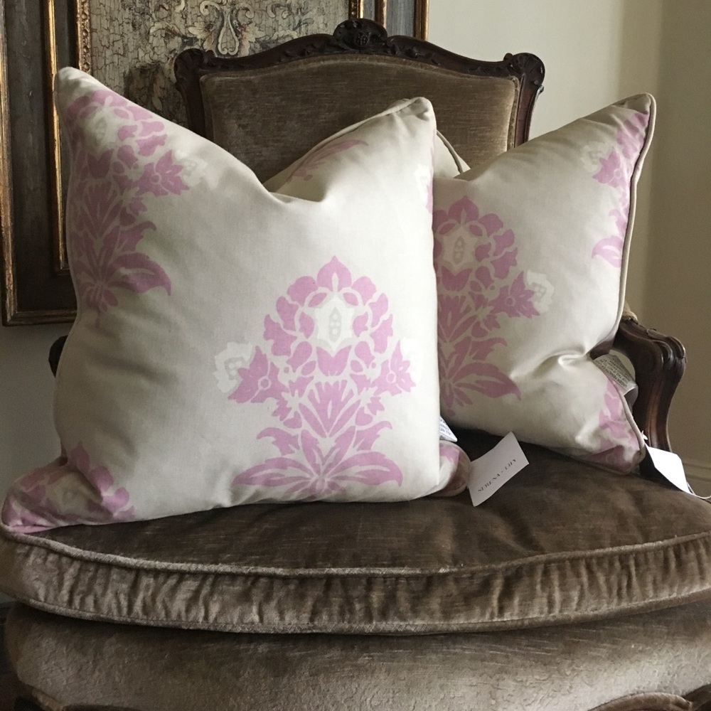 NWT SERENA & LILY down pillows🌸