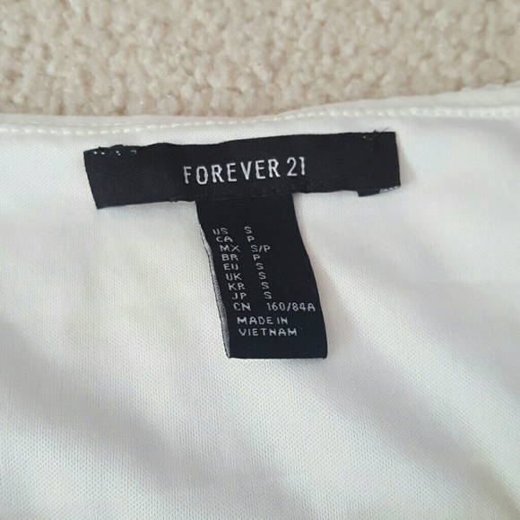 Lace overlay crop top - Picture 2 of 4