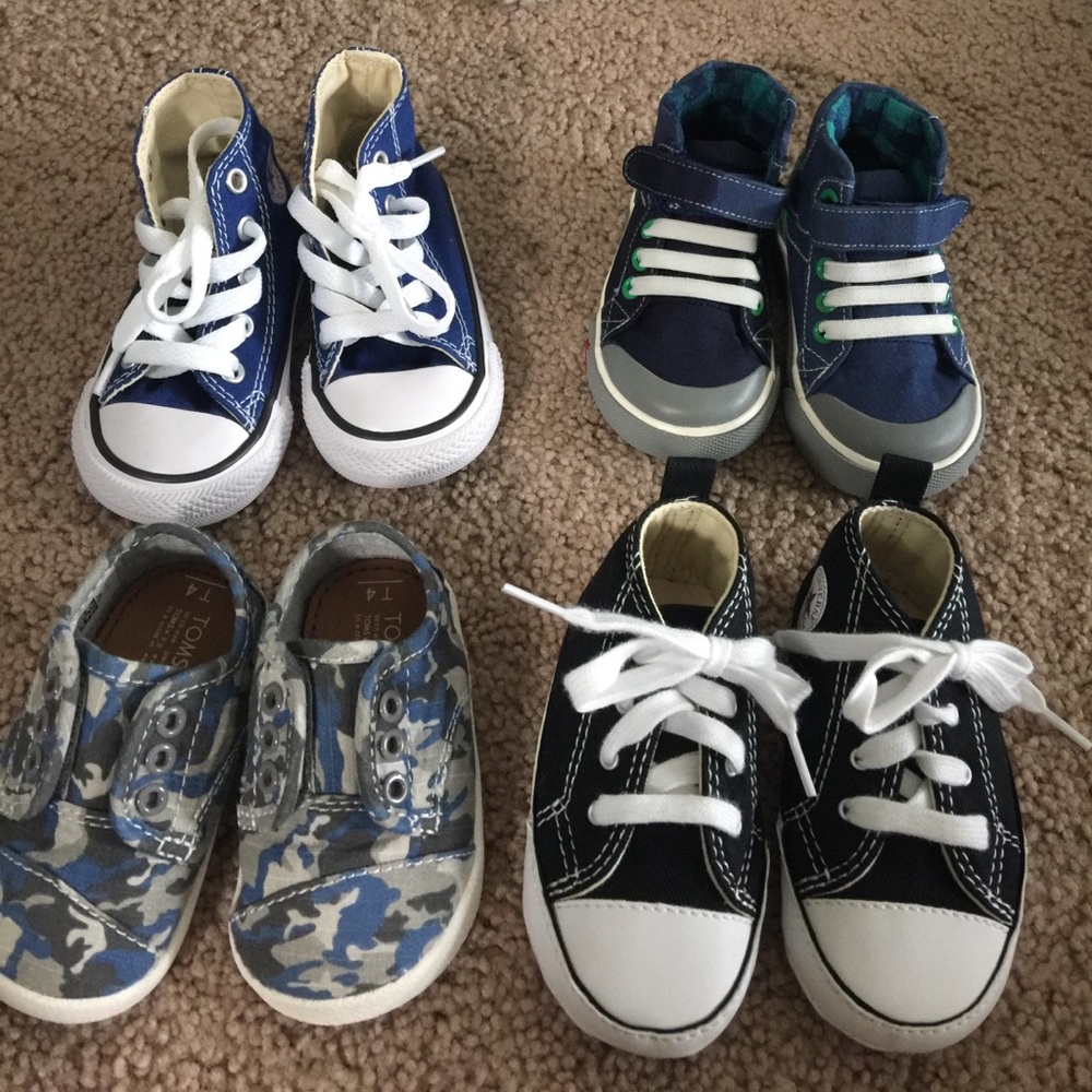 Boys blue converse size 4 brand new!