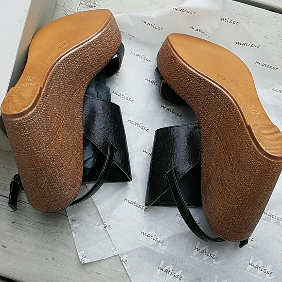 SIZE 9 LEFT DANTE WEDGE SANDAL - Picture 5 of 8