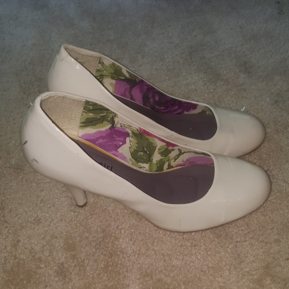 Madden girl Halie pump