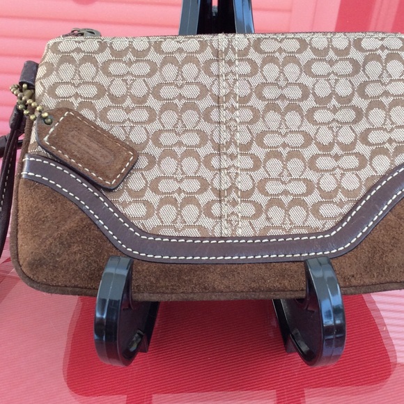 Coach wristlet brown suede trim - Picture 2 of 5