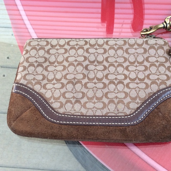 Coach wristlet brown suede trim - Picture 4 of 5