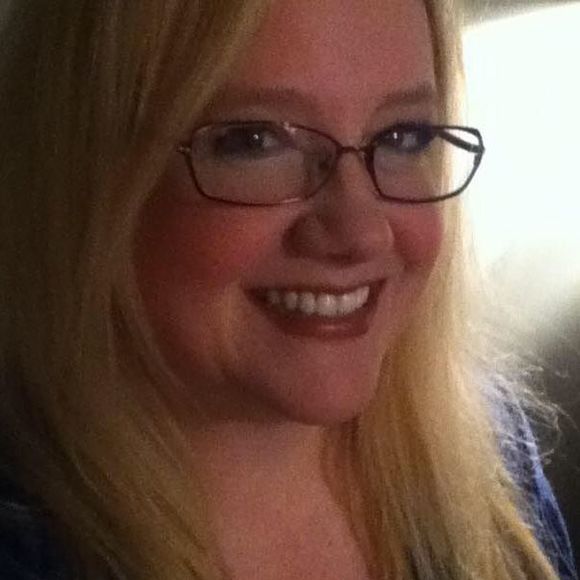 Meet your Posher, Julie - Picture 1 of 1