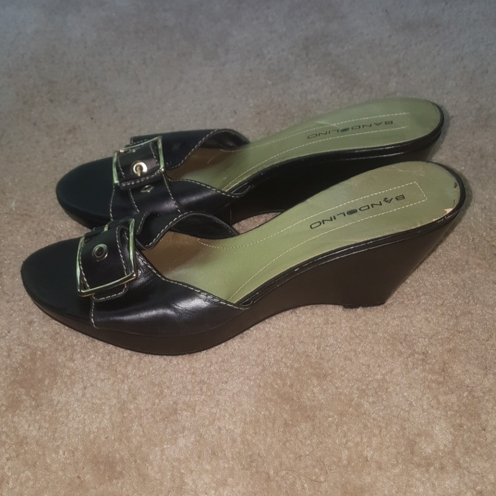 Bandolino slide wedges