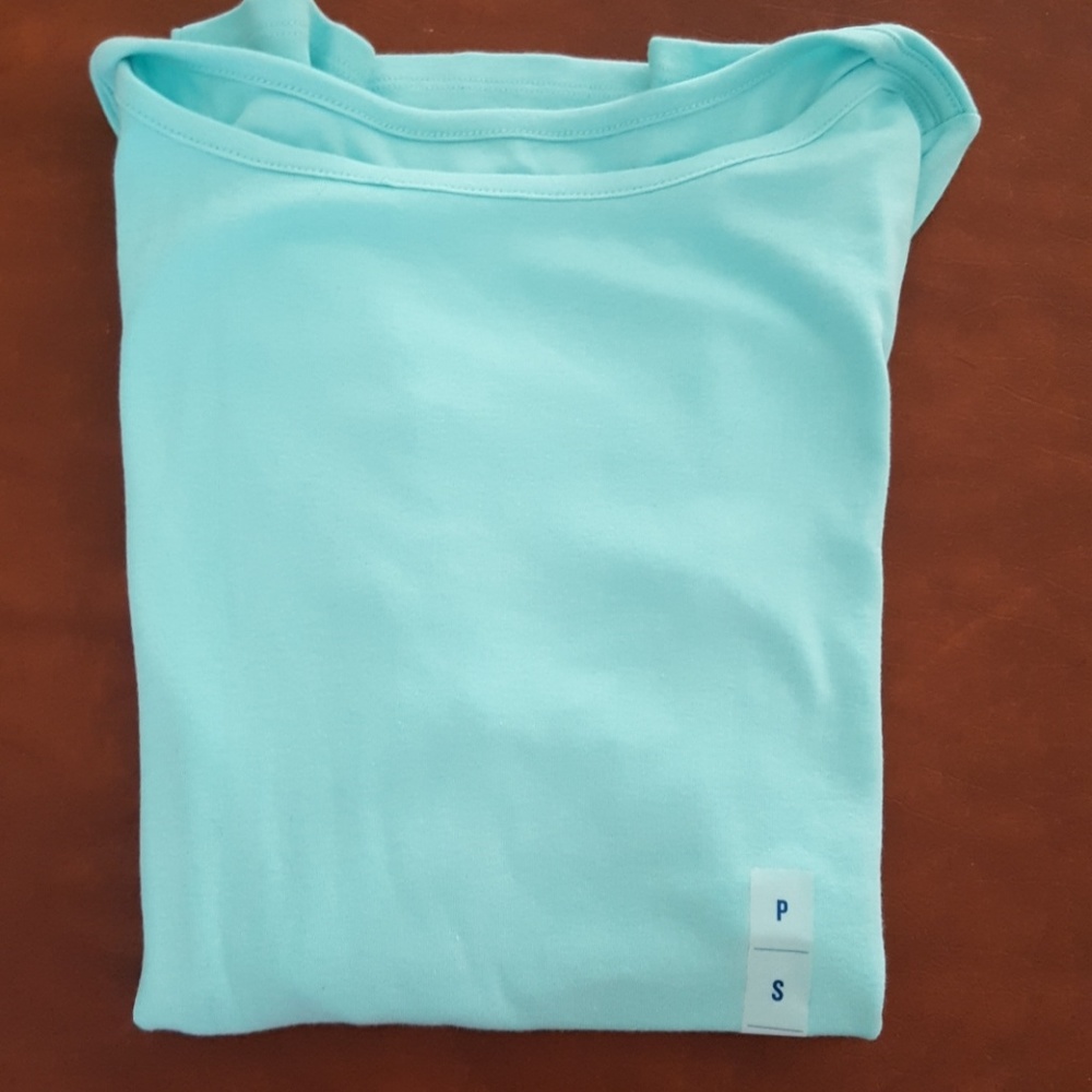 Brand new 3/4 sleeve tee