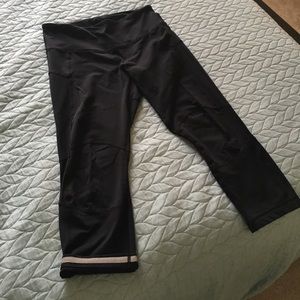 MOVINGSALE💓 Black Crop Running Lululemon Leggings