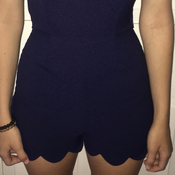 Navy scalloped romper - Picture 4 of 4