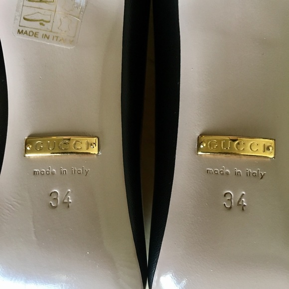 Elegant Gucci Pumps - Black w/ Chain Link Detail - Picture 5 of 6