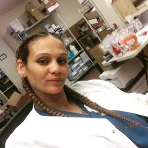 Meet your Posher, Desiree