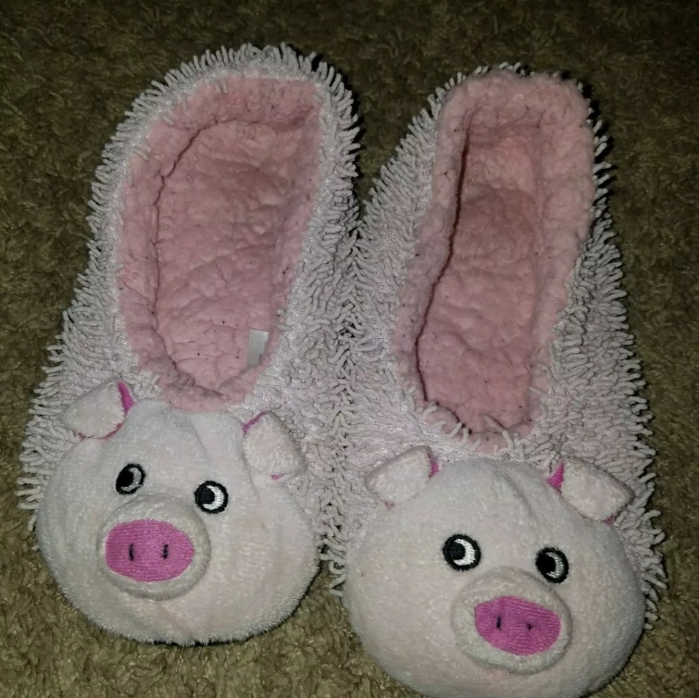 Fuzzy pig slippers