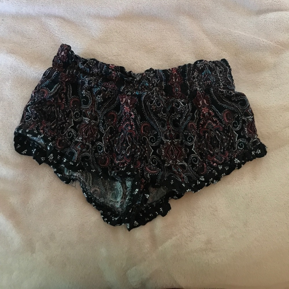 tillys, full tilt, paisley patterned shorts