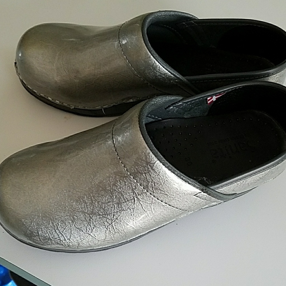 Danita clog