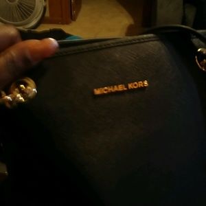 Meet your Posher, Annette