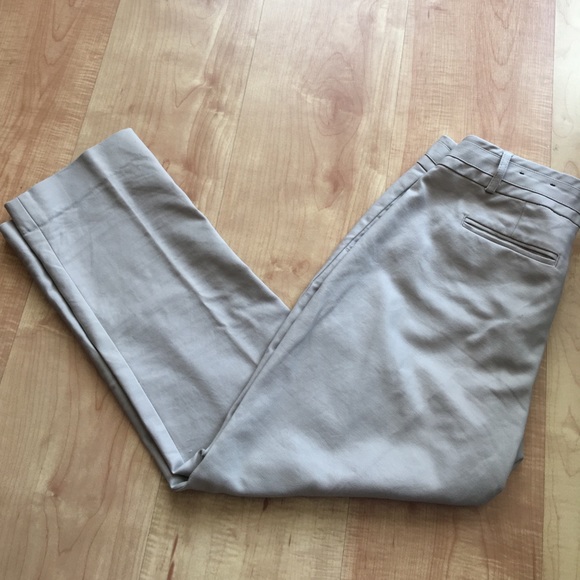 Banana Republic Khaki crops - Picture 1 of 4