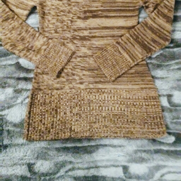 Sweater - Picture 2 of 3