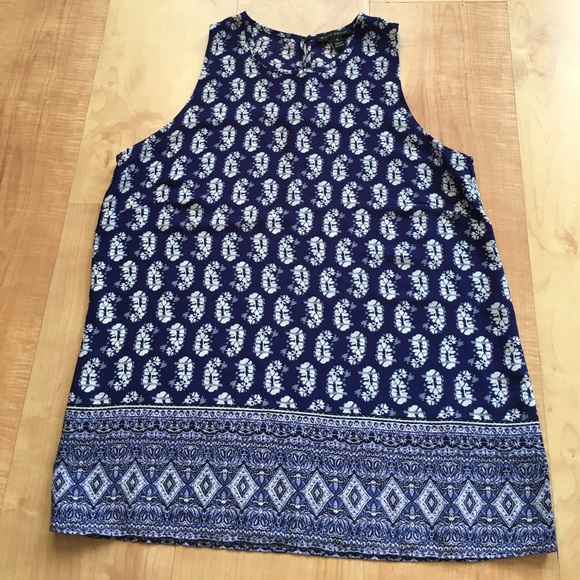 Flowy, patterned top, worn once - Picture 1 of 4