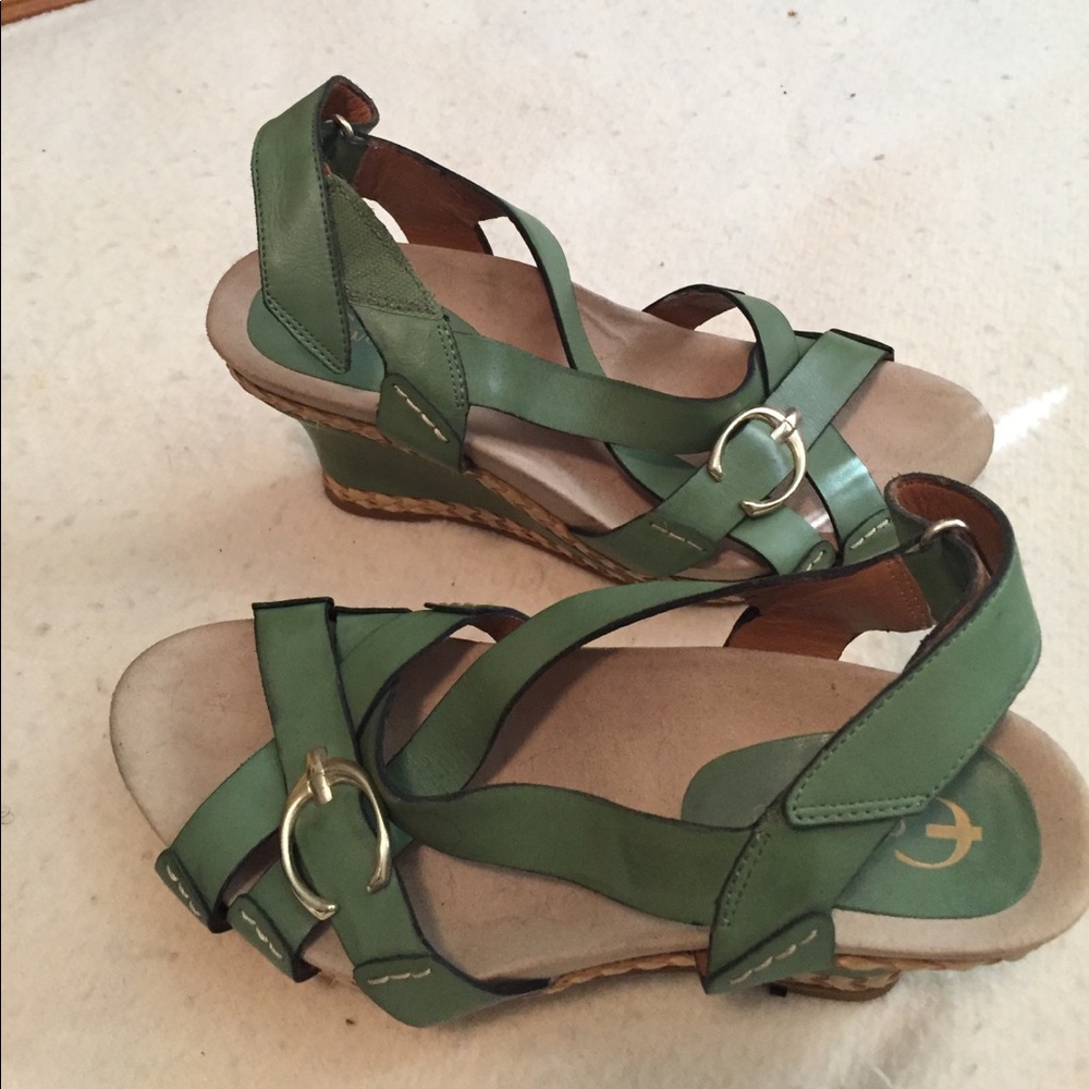Sandals - Picture 3 of 6