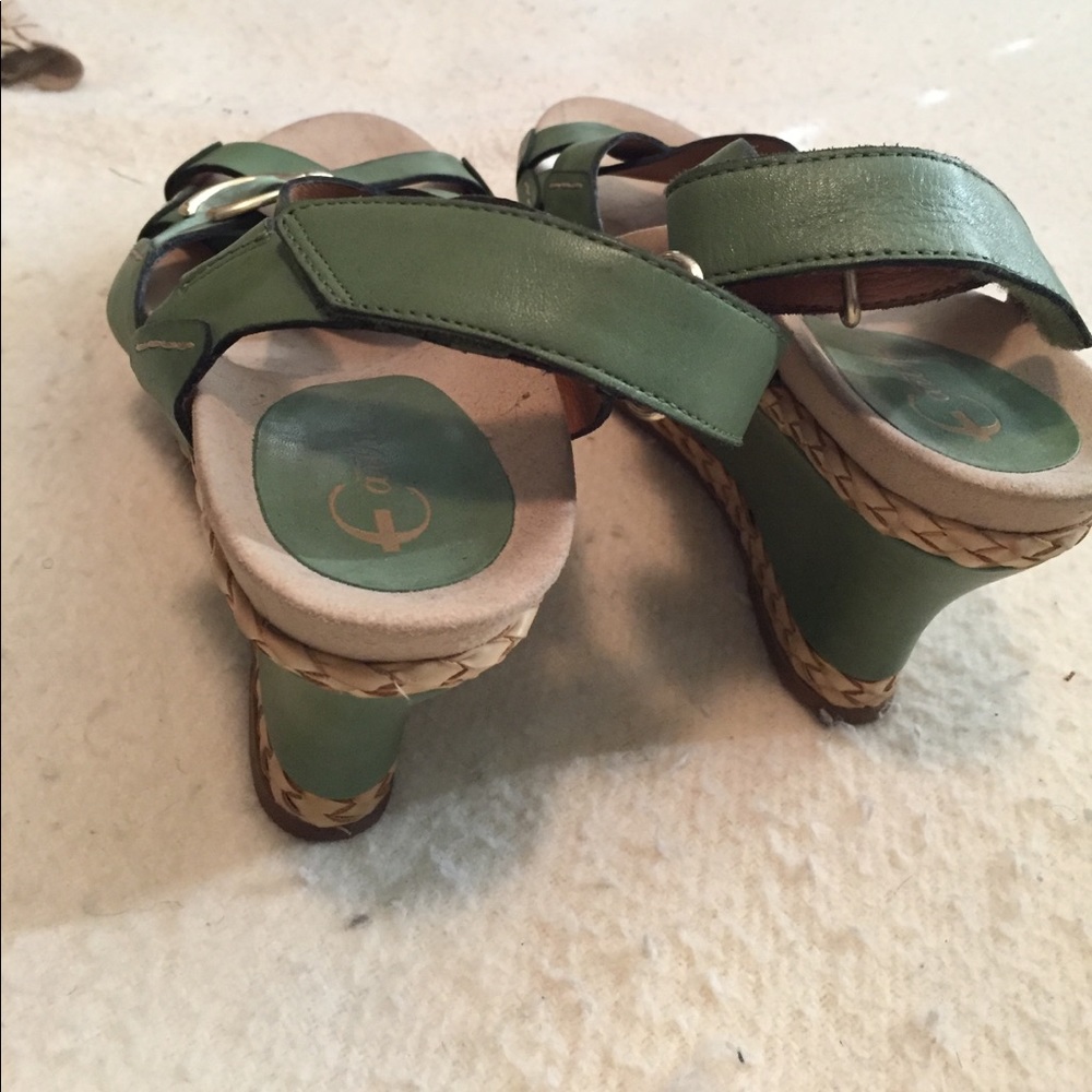 Sandals - Picture 4 of 6