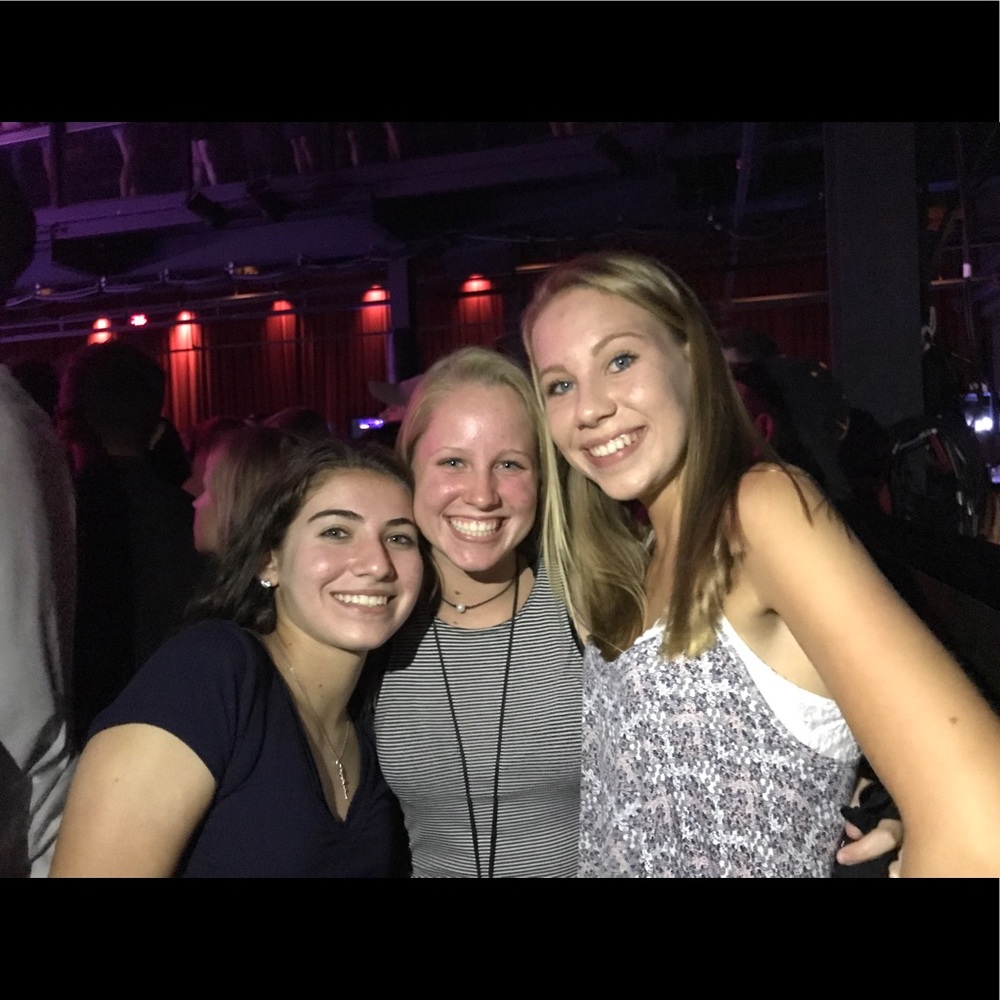 Meet your Posher, Chloe