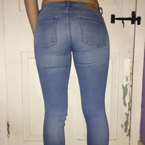 light wash Zara denim - Picture 3 of 4
