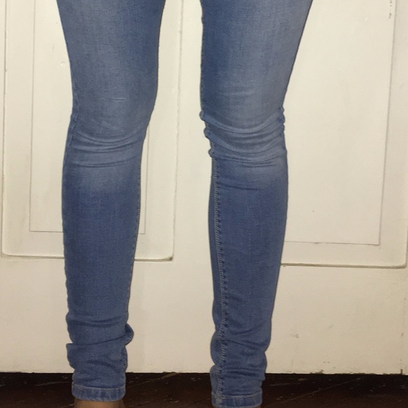 light wash Zara denim - Picture 4 of 4