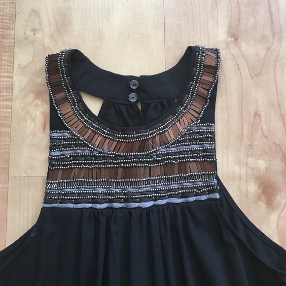 Black dress with beading and embroidered detail - Picture 2 of 4