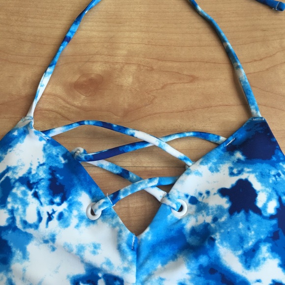 NWOT, never worn. Swimsuit top - Picture 2 of 4